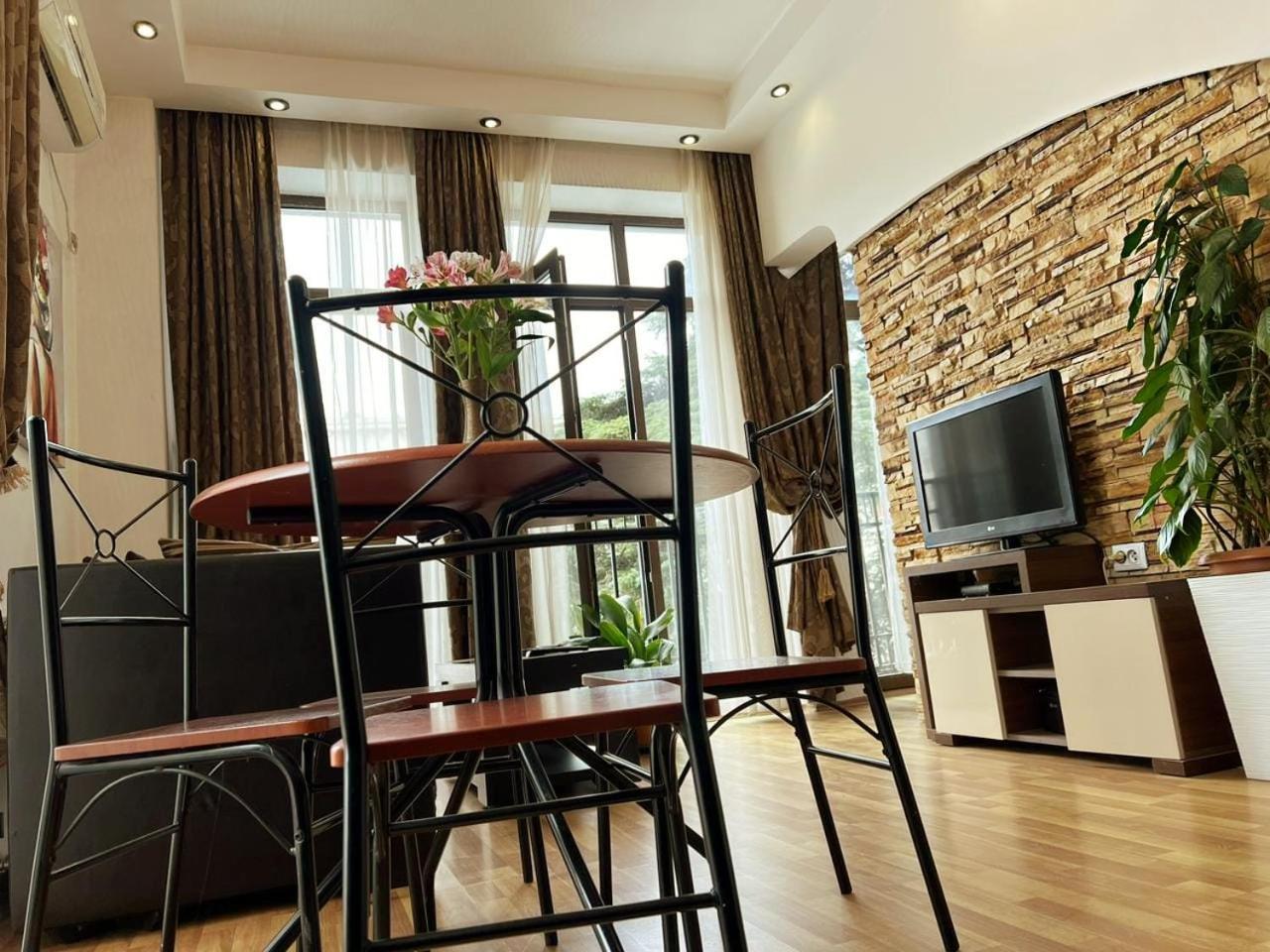 Cozy Apartment In The City Center Mtatsminda 트빌리시 외부 사진
