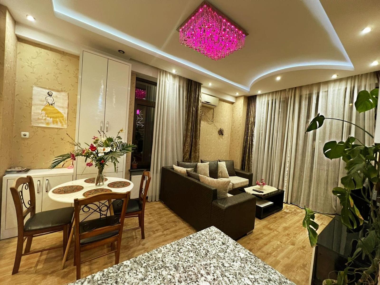 Cozy Apartment In The City Center Mtatsminda 트빌리시 외부 사진