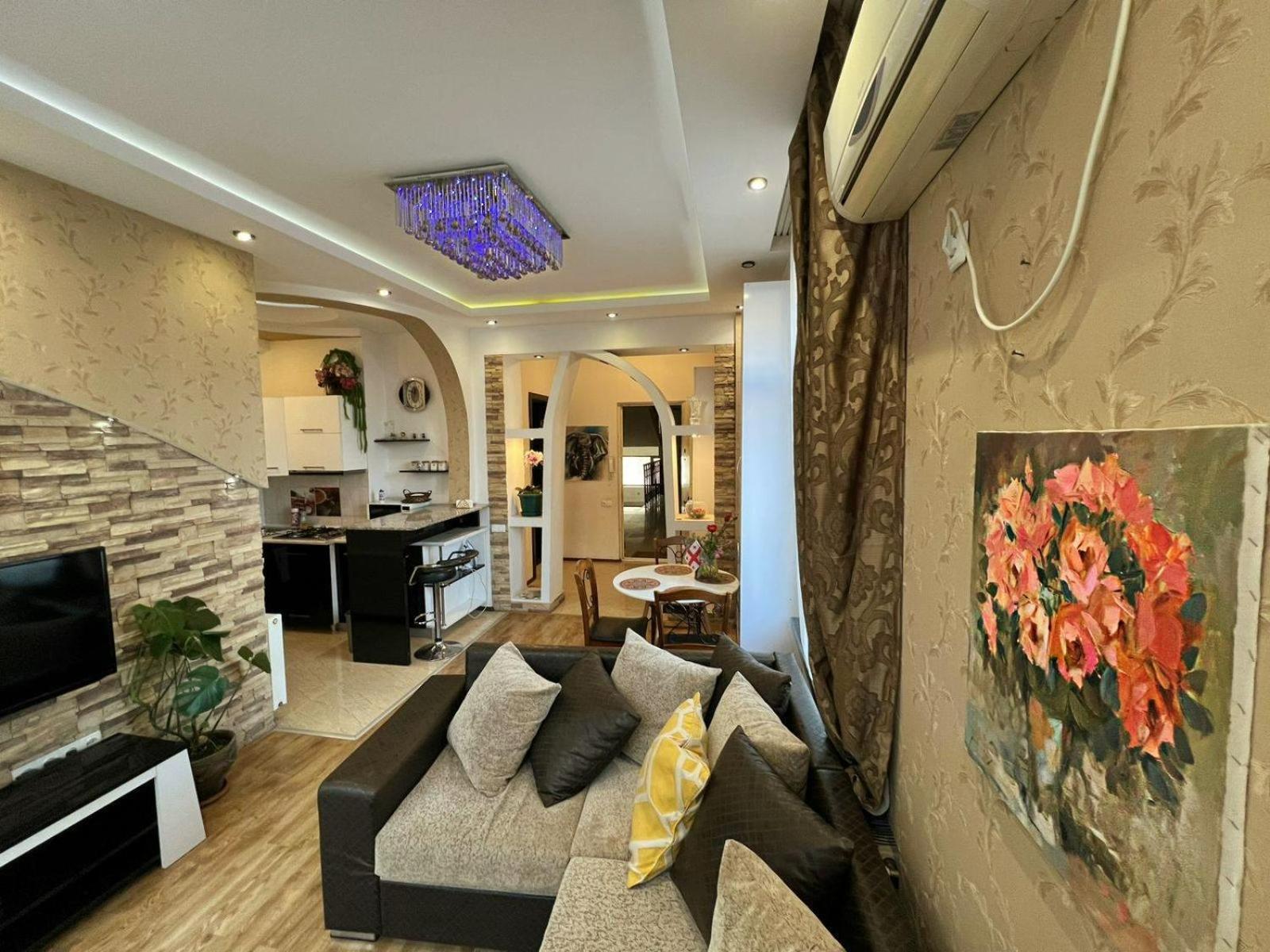 Cozy Apartment In The City Center Mtatsminda 트빌리시 외부 사진